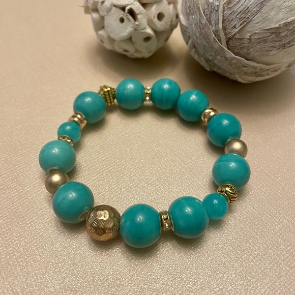Blue Stretch Quartz Bracelet 14mm and 8mm quartz beads, gold details, turquoise - Picture 4 of 5